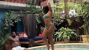 Fodi A Japonesa Gostosa Na Piscina Da Pousada Liberal No Rj! Sexo Em Público! Gozei Dentro!