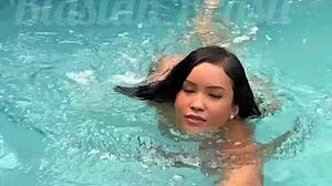 Fodi A Japonesa Gostosa Na Piscina Da Pousada Liberal No Rj! Sexo Em Público! Gozei Dentro!