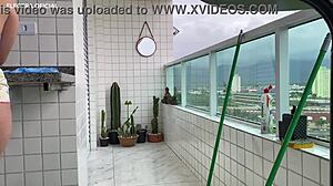 câmera de segurança- faxineira safada usando shortinho socadinho