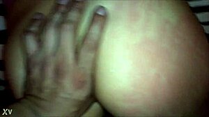 Follando a una perrita de la calle?