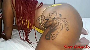 Dando o cuzinho gostoso pro novinho