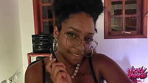 Descriptive Putinha Safada Shows Sexy Teen Ass In Outdoor Lingerie Dance With Ebony Brazilian Beauty