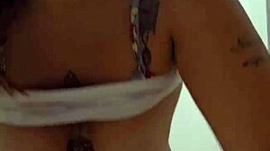 Hey, trying to convince my guy to leave his woman for me