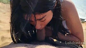 Se Traga el Semen al Aire Libre Adivina el Lugar with Teen Cumshot and Deepthroat Action Outdoors