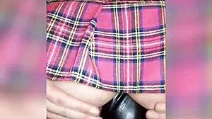 SHEMALE HUGE DILDO IN ASS