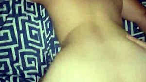 Culo grande en cuatro gimiendo fuerte