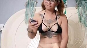 Danabarzagli recalls her old times of arousal with solo masturbation