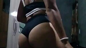 Eu taisa delicia pra vcs, but wait, is that right?