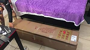 Hey, my new girlfriend Alice arrived, she's a linda e gostosa realistic sex toy doll