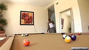 Шайла Стайлз получава интензивен фейсиал