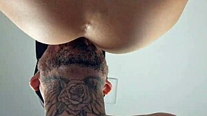 Pego meu padrasto se masturbando pramim with handjob and blowjob.