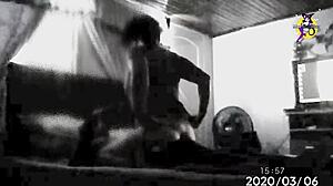 Neg�o pauzudo maltratando a casada com hardcore interracial pounding!