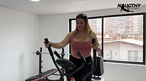 why are you masturbating in the gym while chatting with your lover?