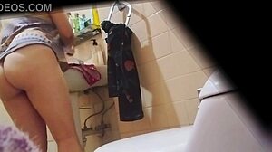 Argentinian Stepmom Pissing With Open Pussy On Hidden Cam