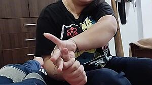 Pov tu hermanastra te enseña un truco de magia que termina con tu polla en su culo