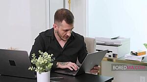 Enteado catches madrasta masturbating her tight asshole with dirty moans and spreads wide!