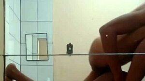 Socada bruta na morena muscular in hotel couple encounter