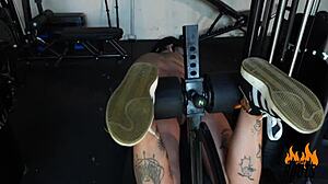 Safada Latina Caroleta Roots Masturbates Solo To Orgasm In Gym With Big Ass Pussy Play