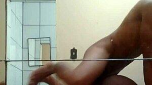 Socada bruta na morena muscular in hotel couple encounter