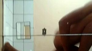 Socada bruta na morena muscular in hotel couple encounter