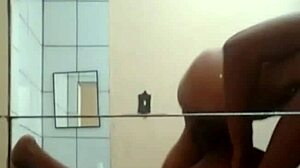 Socada bruta na morena muscular in hotel couple encounter