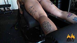 Safada Latina Caroleta Roots Masturbates Solo To Orgasm In Gym With Big Ass Pussy Play