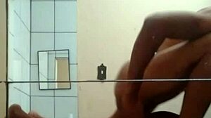 Socada bruta na morena muscular in hotel couple encounter