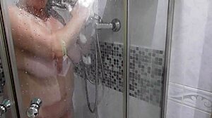 Madrastra Tetona En La Ducha La Observo Y Me Hago Una Paja