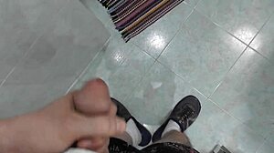 Madrastra Tetona En La Ducha La Observo Y Me Hago Una Paja