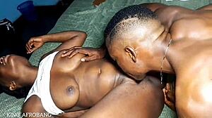 Amateur licks for homemade romantic sex session