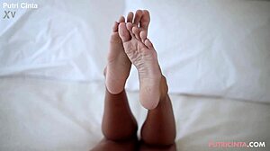 why is putri cinta unwinding in this asian model scene with such seductive moves?