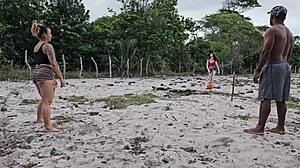 Batendo bola no capinho com meu vizinho perdemos o cusinho. Sensual bedroom licking and rough interracial anal creampie with tall Brazilian babe.