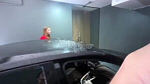 Chamei um garoto de programa sem meu escravo saber e ele lambeu minha buceta ruiva em dominação