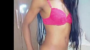 Oh wow, check out this magrinha getting all sensual and provocative with her solo moves!