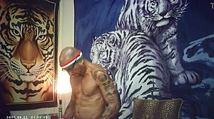 Maxxx Loadz Strokes Cock with Magic Motion Machine in Italian Muscular Porn Shoot Backstage!