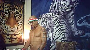 Maxxx Loadz Strokes Cock with Magic Motion Machine in Italian Muscular Porn Shoot Backstage!