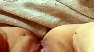 milf spreads open her pussy