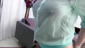 Amateur goddess endures triple anal pounding with double vaginal action until squirting climax