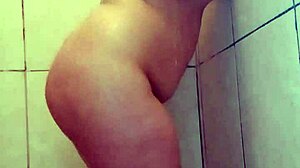 i'm that putinha shaving my bucetinha to make it cheirosinha and i love recording to instigate you all