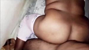 Madrasta crente mama gostoso no pau do enteado. Depois dá a buceta para foder doggystyle.