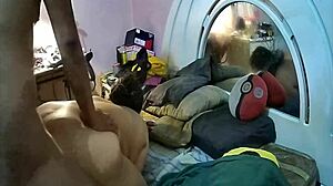 su primera vez pero la chupo rico asi es de puta mi prima