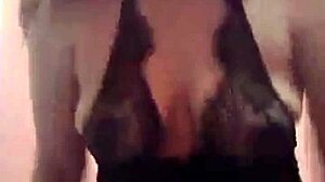 Aurora Estelar se muestra en el baño de su casa