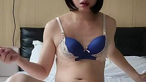 Shemale Ting Xuan Inserts Love Egg Waiting For Fuck