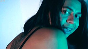 I would love to have a boy who likes to have fun with my feet! Worship my sexy latina toes and heels now!