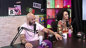 Na Escola Se Sentiu Bem Quando Passaram Maquiagem Nela Foi O Momento Que Se Reconheceu Como Transsexual E Bi Melissa Leal Sheer Red