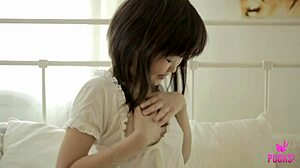 hey that brunette teen with natural tits fingers her clit and nipples to orgasm