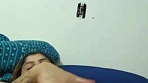 Bate siririca solo pussy play natural tits thinking of husband's friend