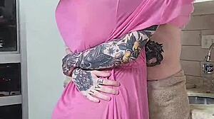 Cheguei do trabalho e o safado transsexual me comeu pela casa toda crossdressing!