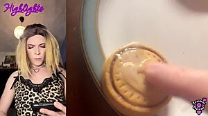 i edge my big dick then cum on cookie and eat jessica bloom