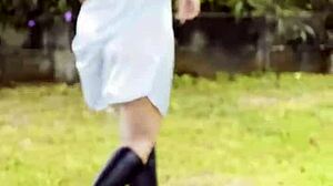 Utangaç Latin Hizmetçi Leyne Rodriguez Patronu Derin Boğaz Boşalma Patlamasıyla Sikiyor!